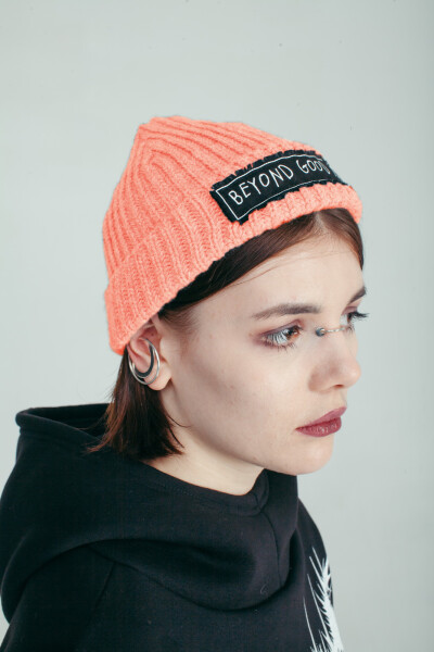 Coarse Knitted Beanie Fisherman Beyond Good And Evil in Neon Pink