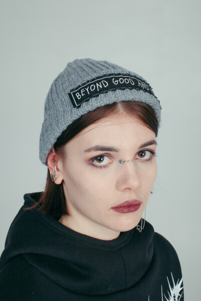 Coarse Knitted Beanie Fisherman Beyond Good And Evil in Gray 