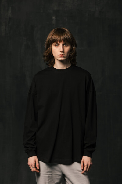 Basic Oversized Long Sleeve T-shirt Drop in Black