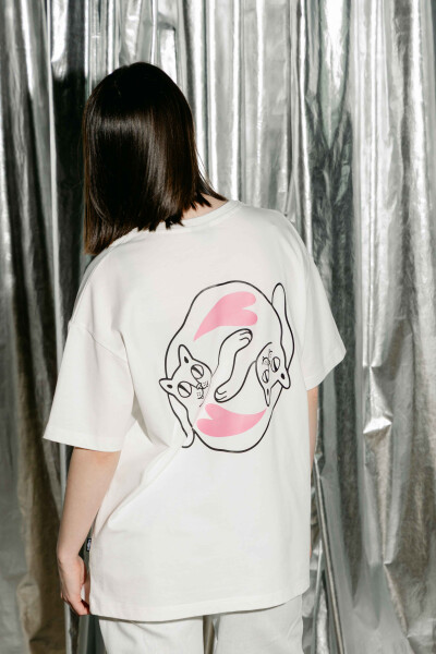 Oversized T-shirt Purr Heart х kotastiia in Ivory